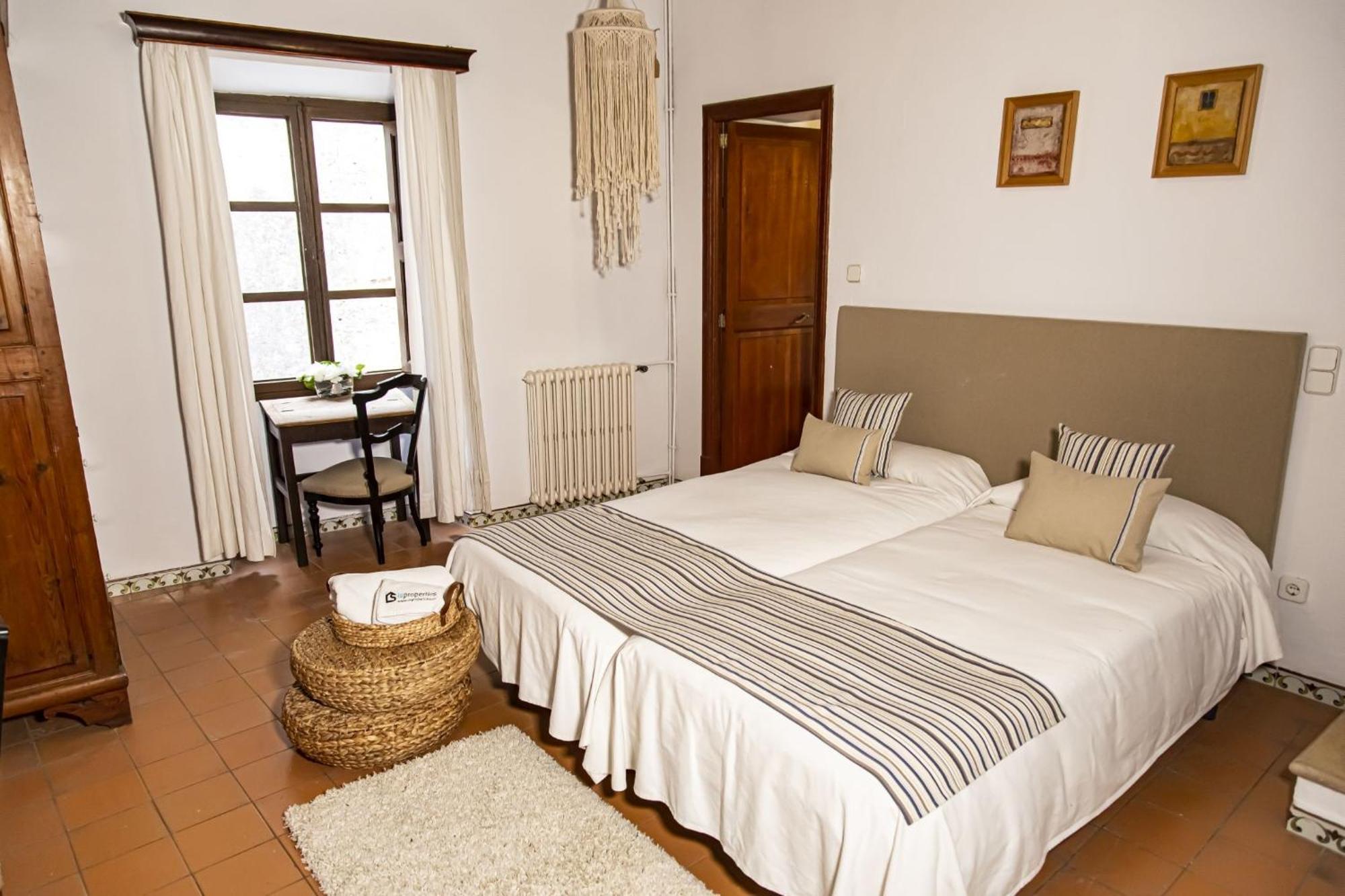 Leon De Sineu Villa Bagian luar foto
