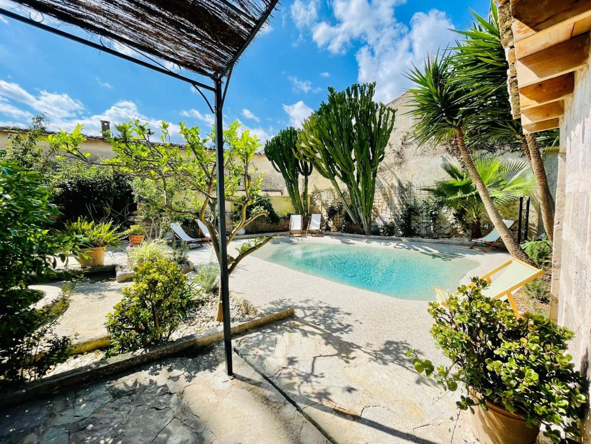 Leon De Sineu Villa Bagian luar foto